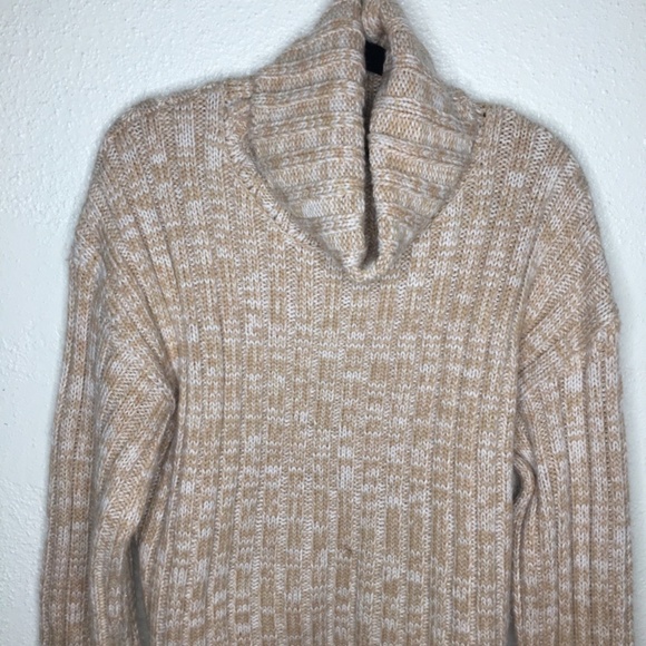 Urban Outfitters Chunky Knit Turtle Neck Sweater L - Picture 4 of 6